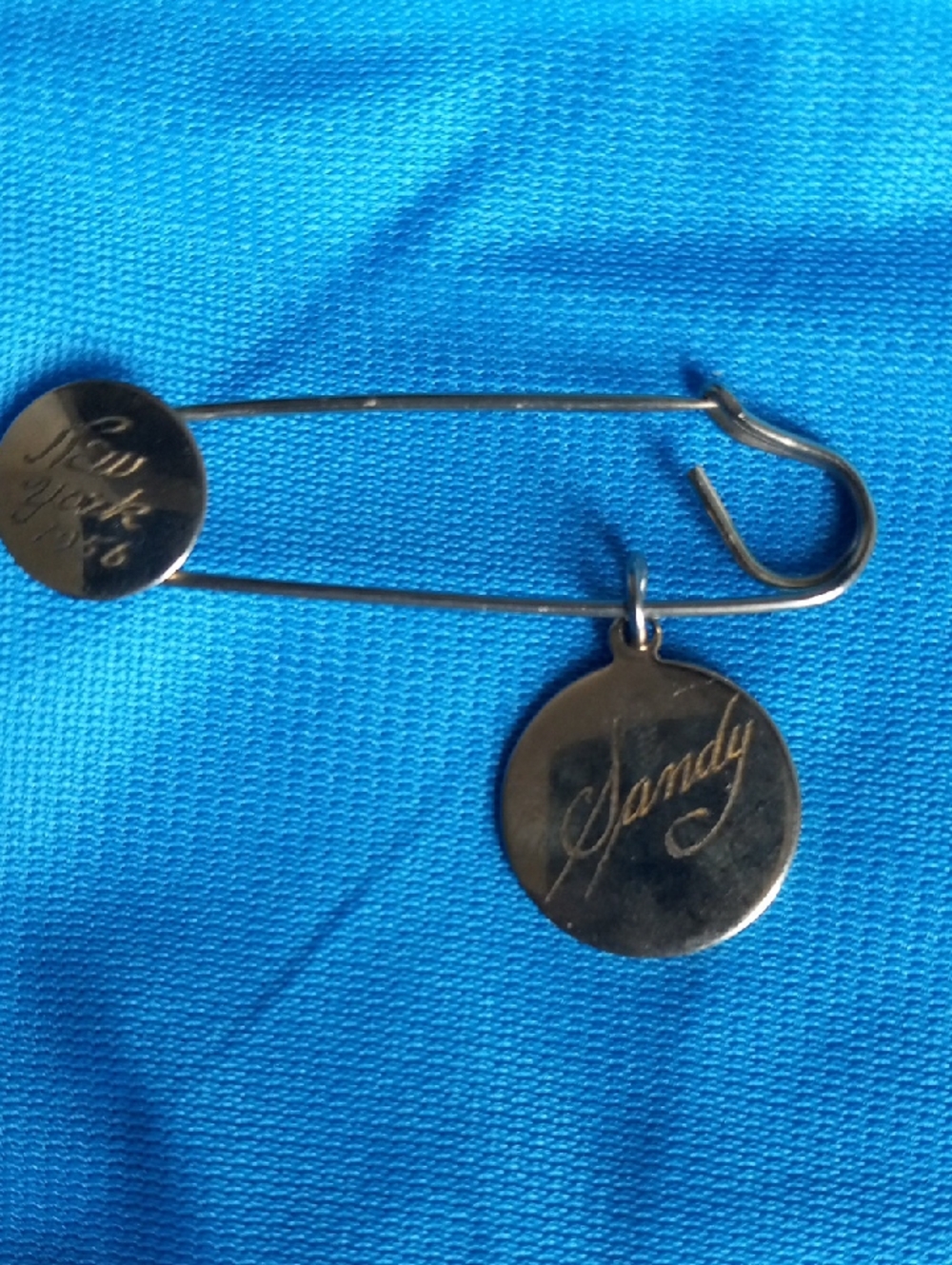Unique Vintage 1956 New York Name Engraved Safety Pin Style Gold Tone Brooch